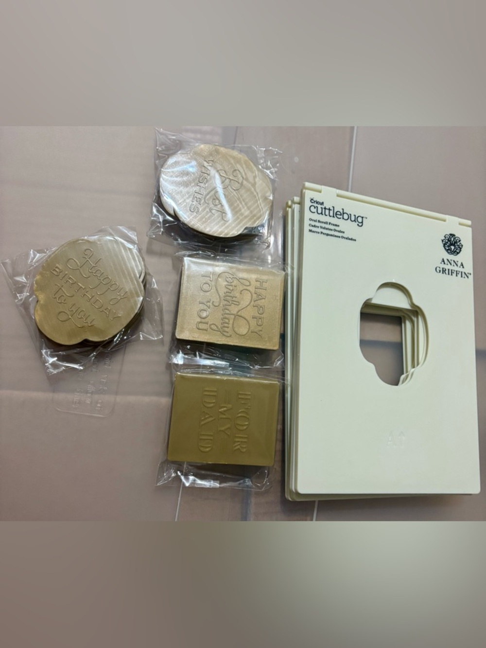 Anna Griffin Gold Embossing Folders - Party Card Embossing Set